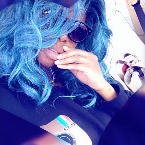 Meet your Posher, Natasha - Picture 2 of 4